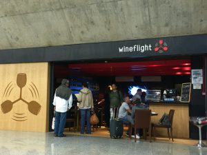 O bar de vinhos Wine Flight / Foto de Carla Lencastre